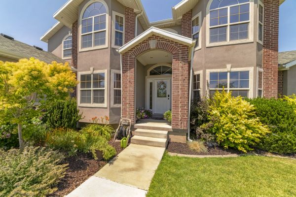 Cost of Transom Window Replacement in Davenport