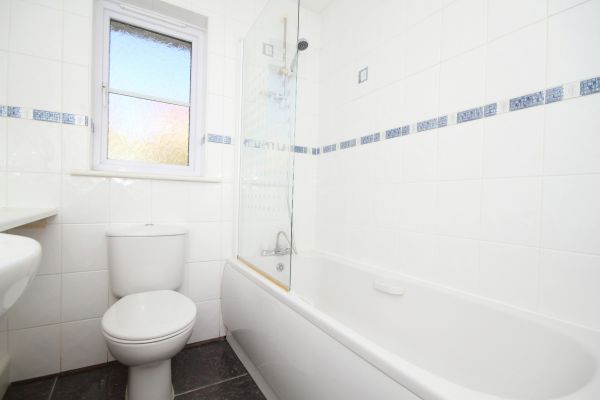Cost of Shower Window Replacement in Davenport